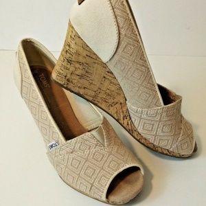 Toms Women's Size 9 Stella Wedge Peep Toe Heels